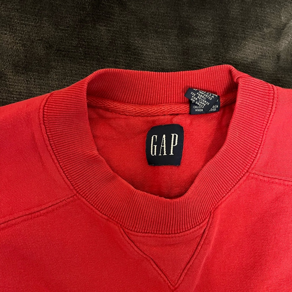 gap crewneck